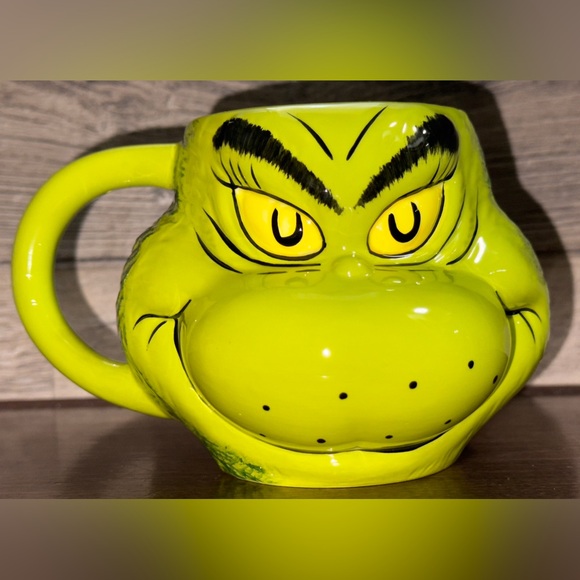 Super Cute Dr. Seuss The Grinch Sculpted Ceramic Mug - NEW - Picture 4 of 15